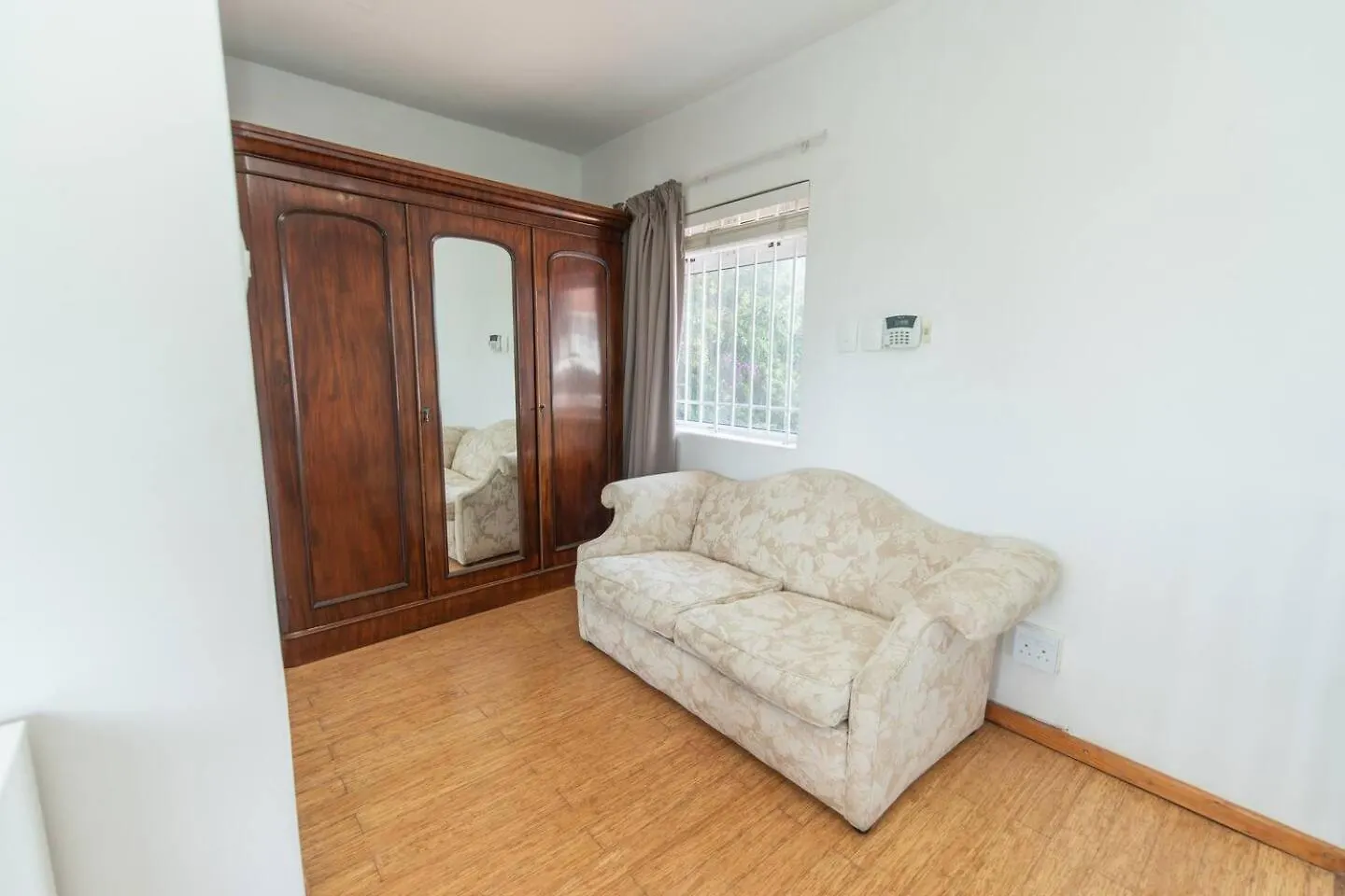 Verdi Luxury Cottage 3 Port Elizabeth Apartment