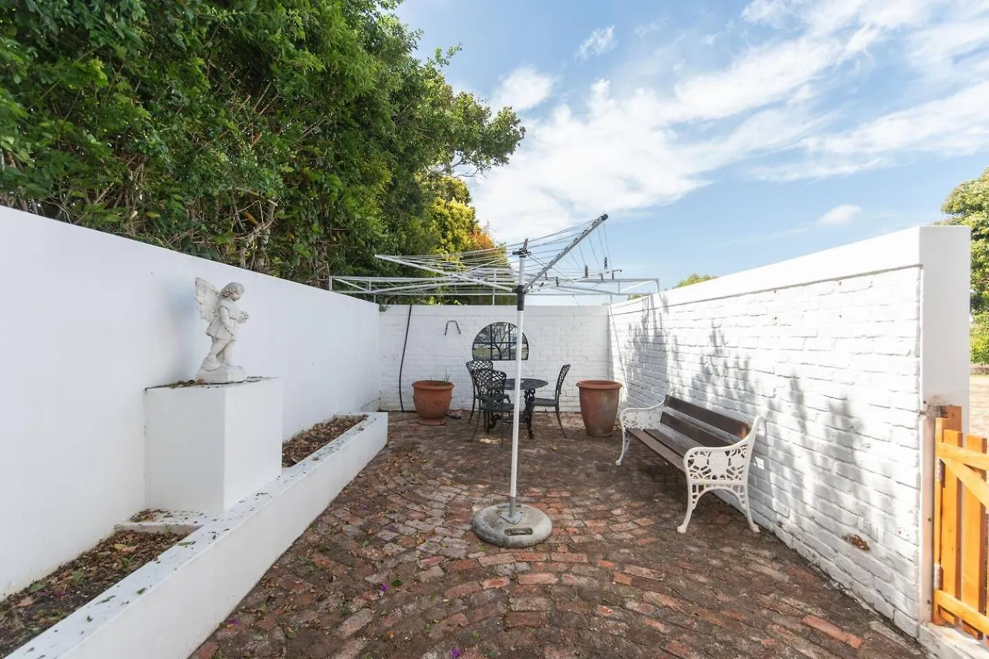 Verdi Luxury Cottage 3 Port Elizabeth Apartment