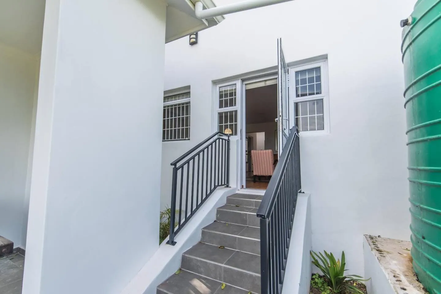 Verdi Luxury Cottage 3 Порт-Элизабет